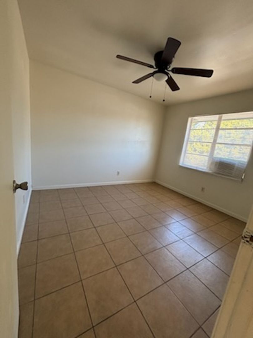 Kansas City Apartment: 5701 North Northwood Road