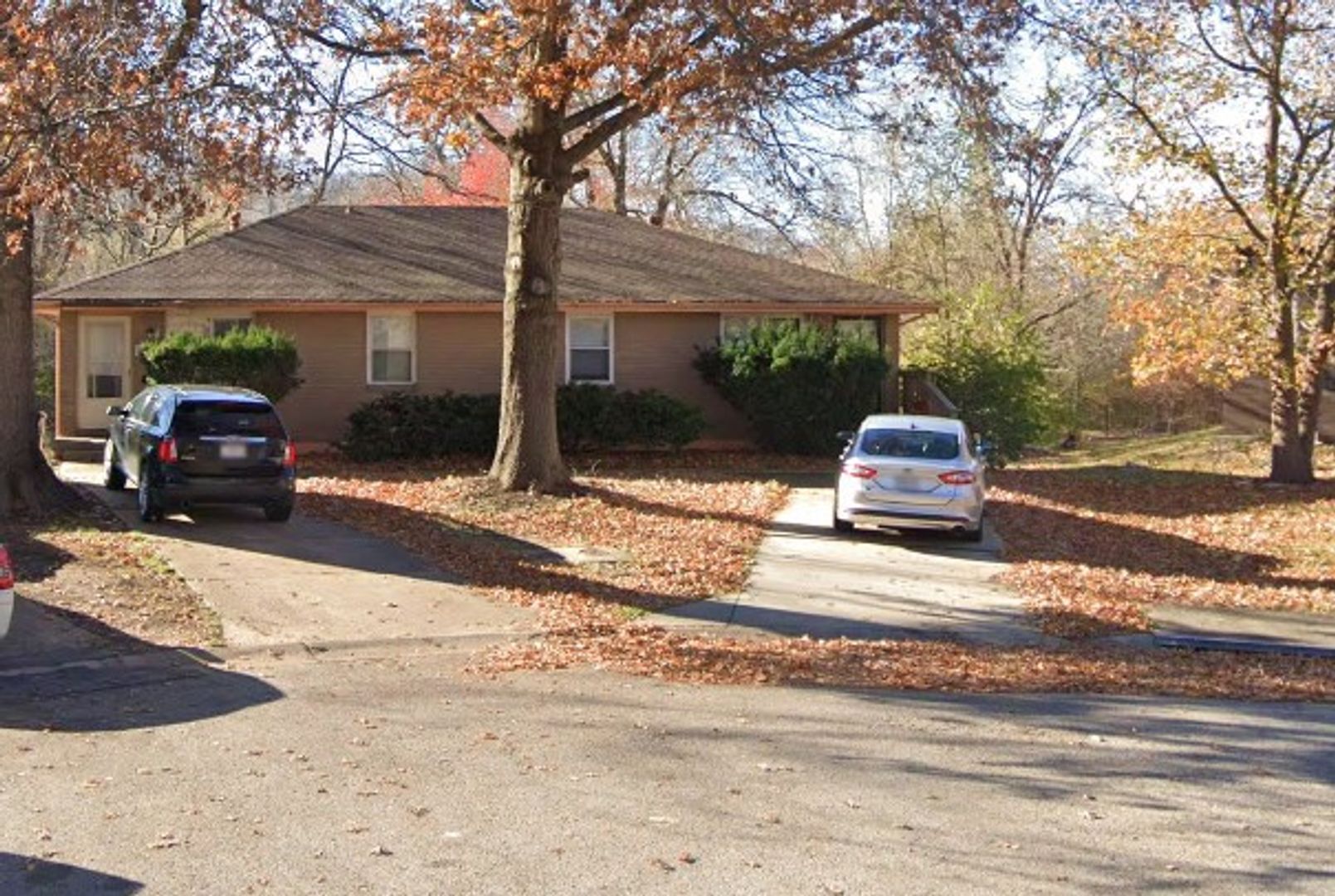 Independence Apartment: 11416 E 27th Terrace South