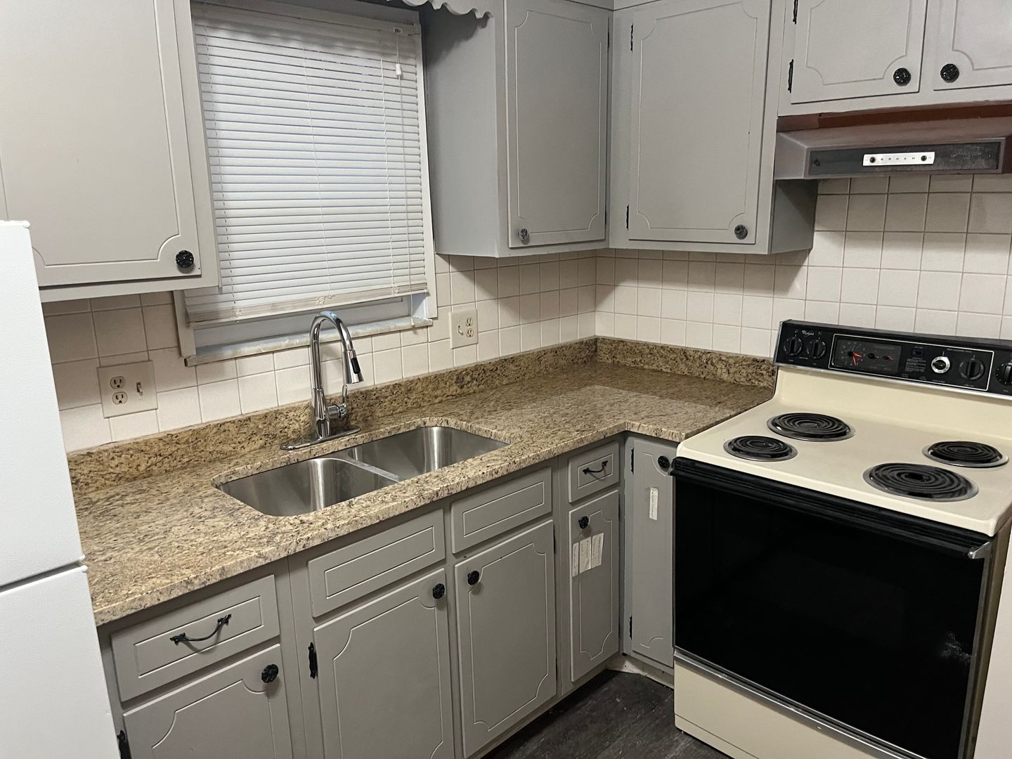 Northmoor Apartment: 2006 NW 50th Terr