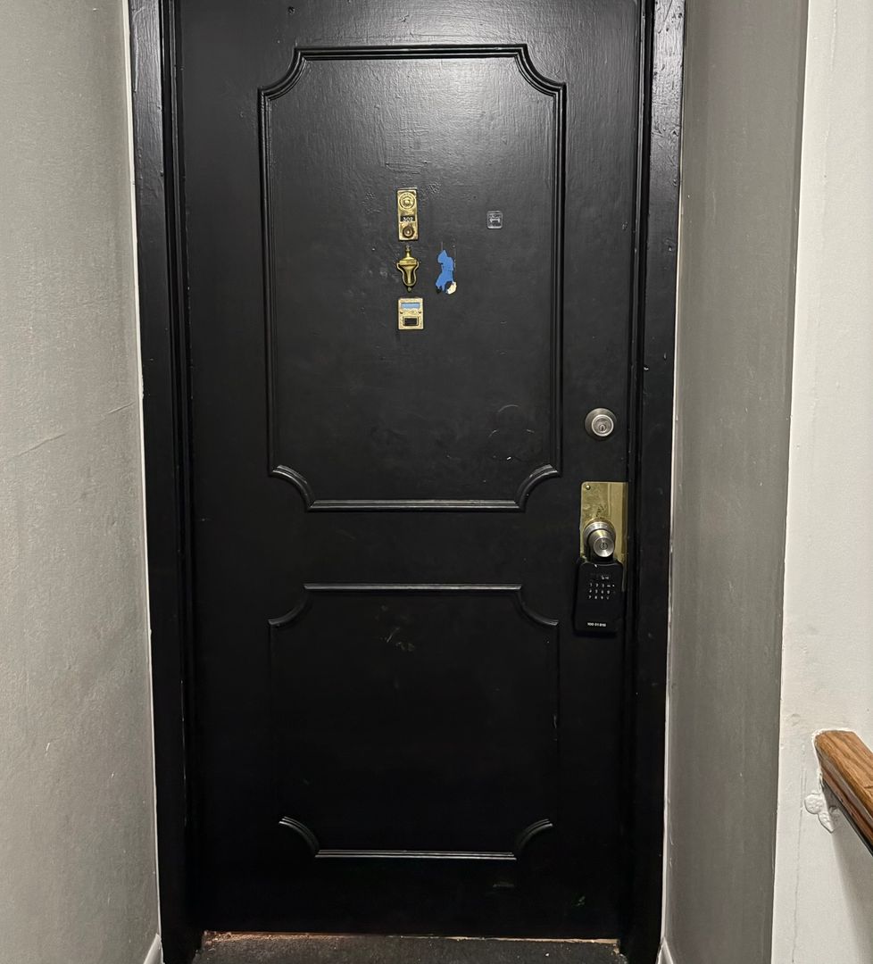 Leavenworth Apartment: 2101 Ottawa Street