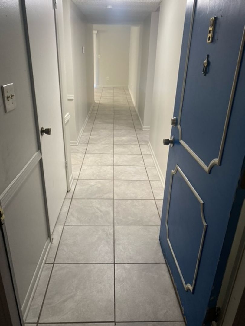 Leavenworth Apartment: 2101 Ottawa Street