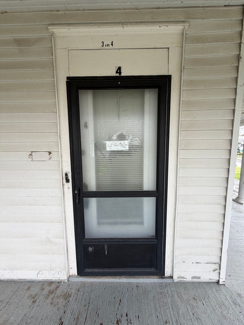 Platte City Apartment: 713 2nd Street
