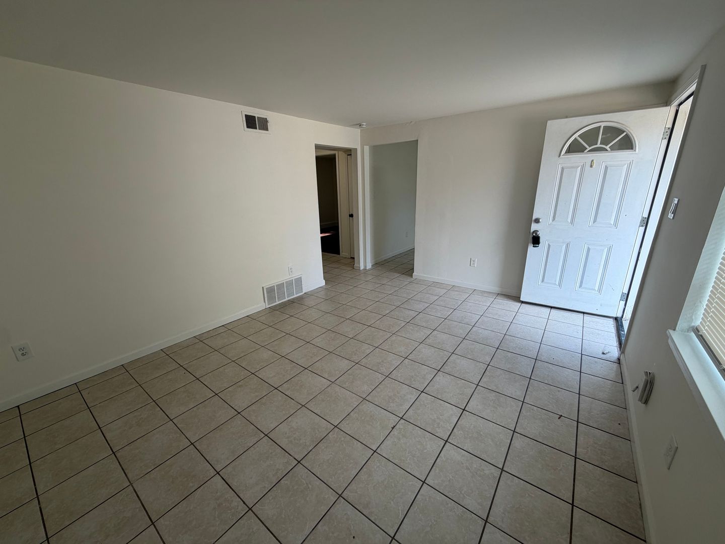 5701 N Northwood Road 3 of 12
