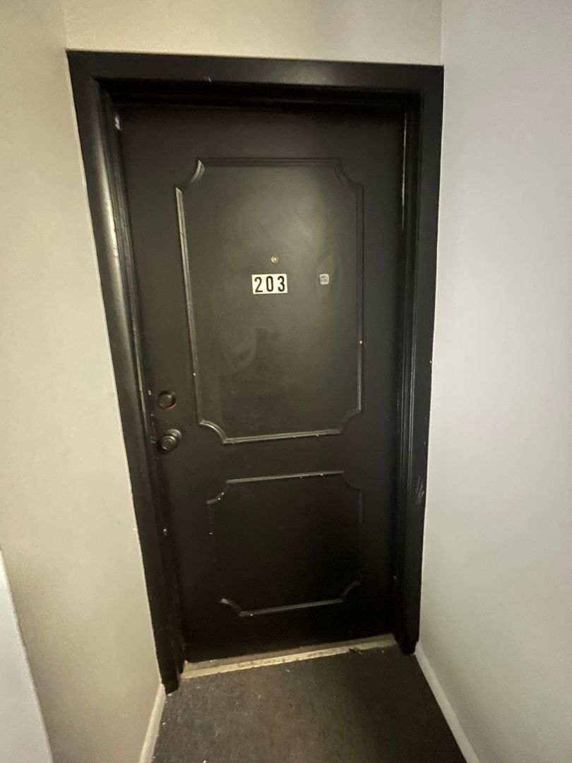 Leavenworth Apartment: 2101 Ottawa Street