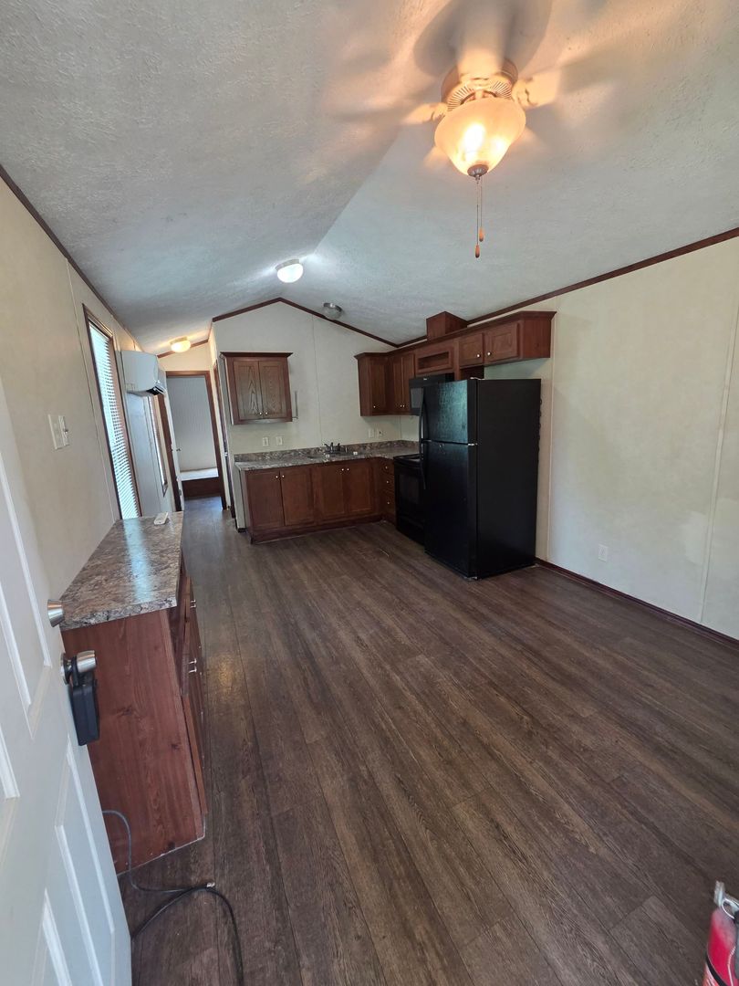 Lawson Apartment: Excelsior Estates