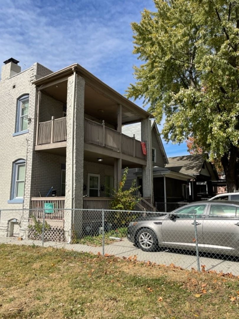 Kansas City Apartment: 3314 Tracy Avenue