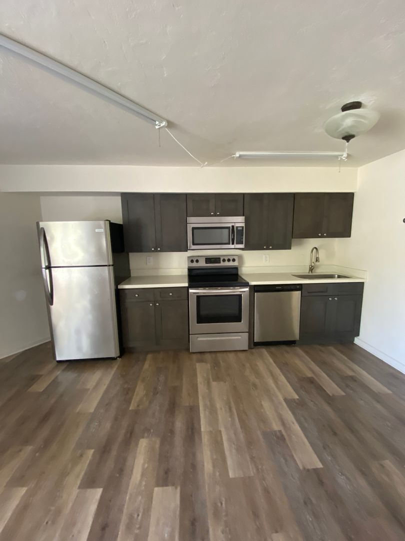 Gainesville Apartment: 110 SE 8th St