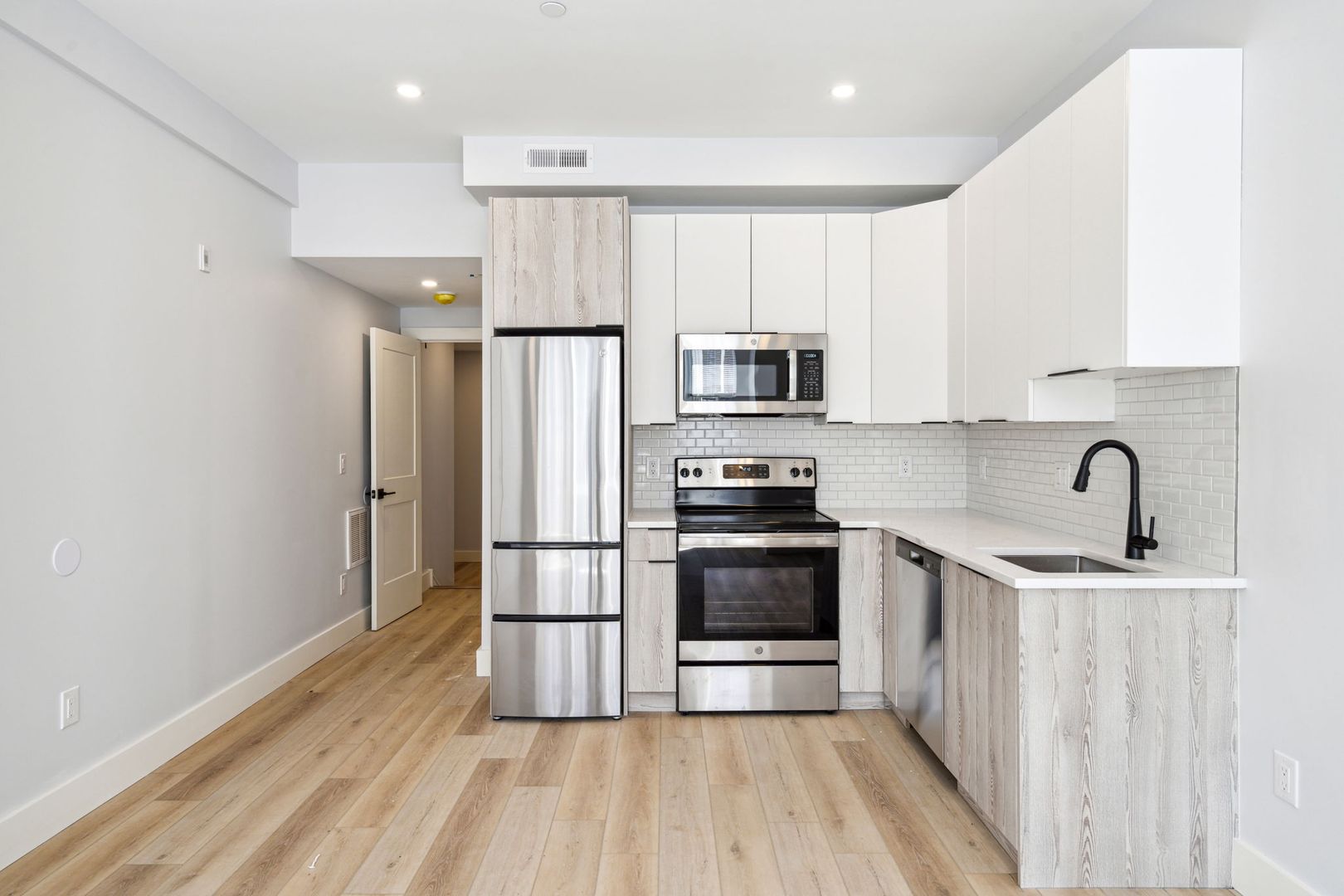 Philadelphia Apartment: 3439 Lancaster Avenue