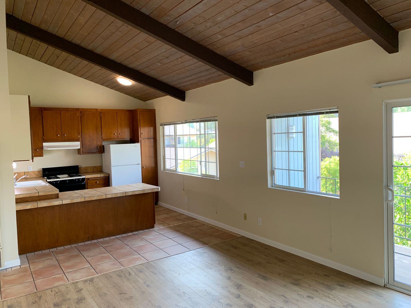 Santa Barbara Apartment: 4700 Dexter Drive