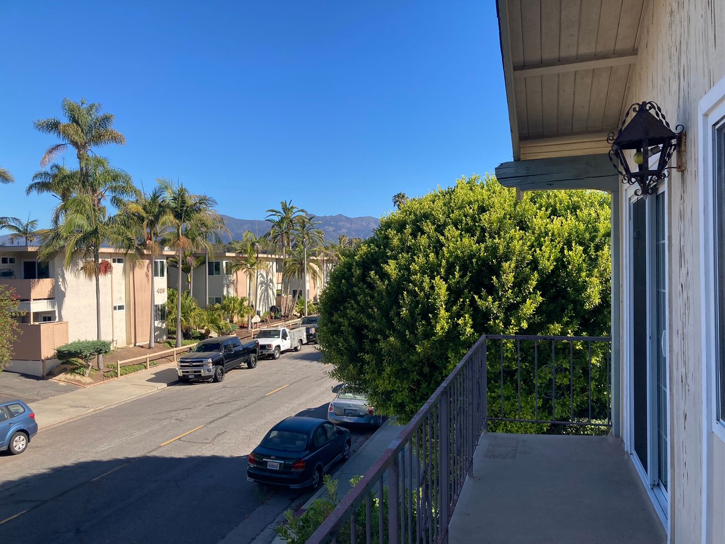 Goleta Apartment: 420 Ellwood Beach Drive