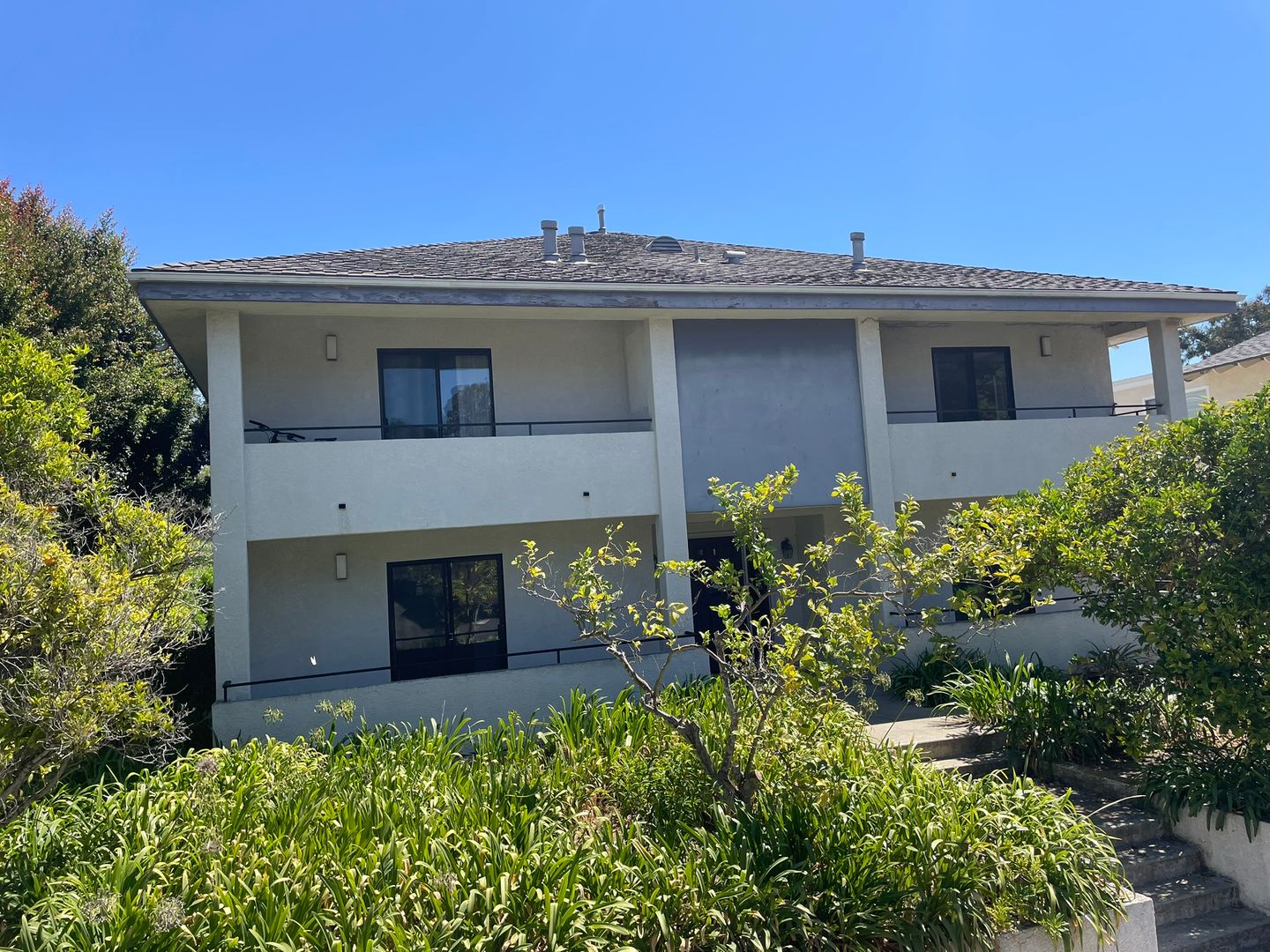 Goleta Apartment: 410 Ellwood Beach Drive