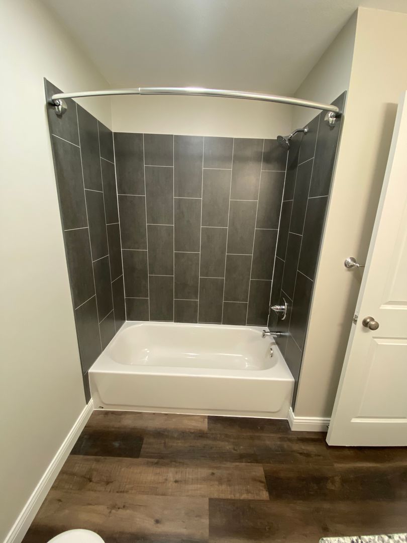 Columbia Apartment: 2901, 2905, 2911, 2917 Rollins Rd