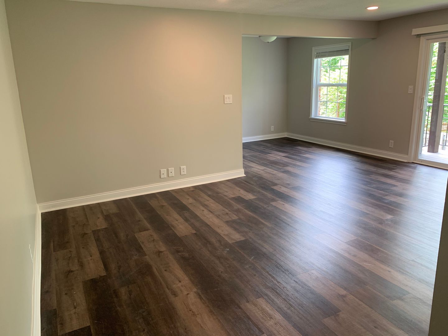 Columbia Apartment: 2901, 2905, 2911, 2917 Rollins Rd