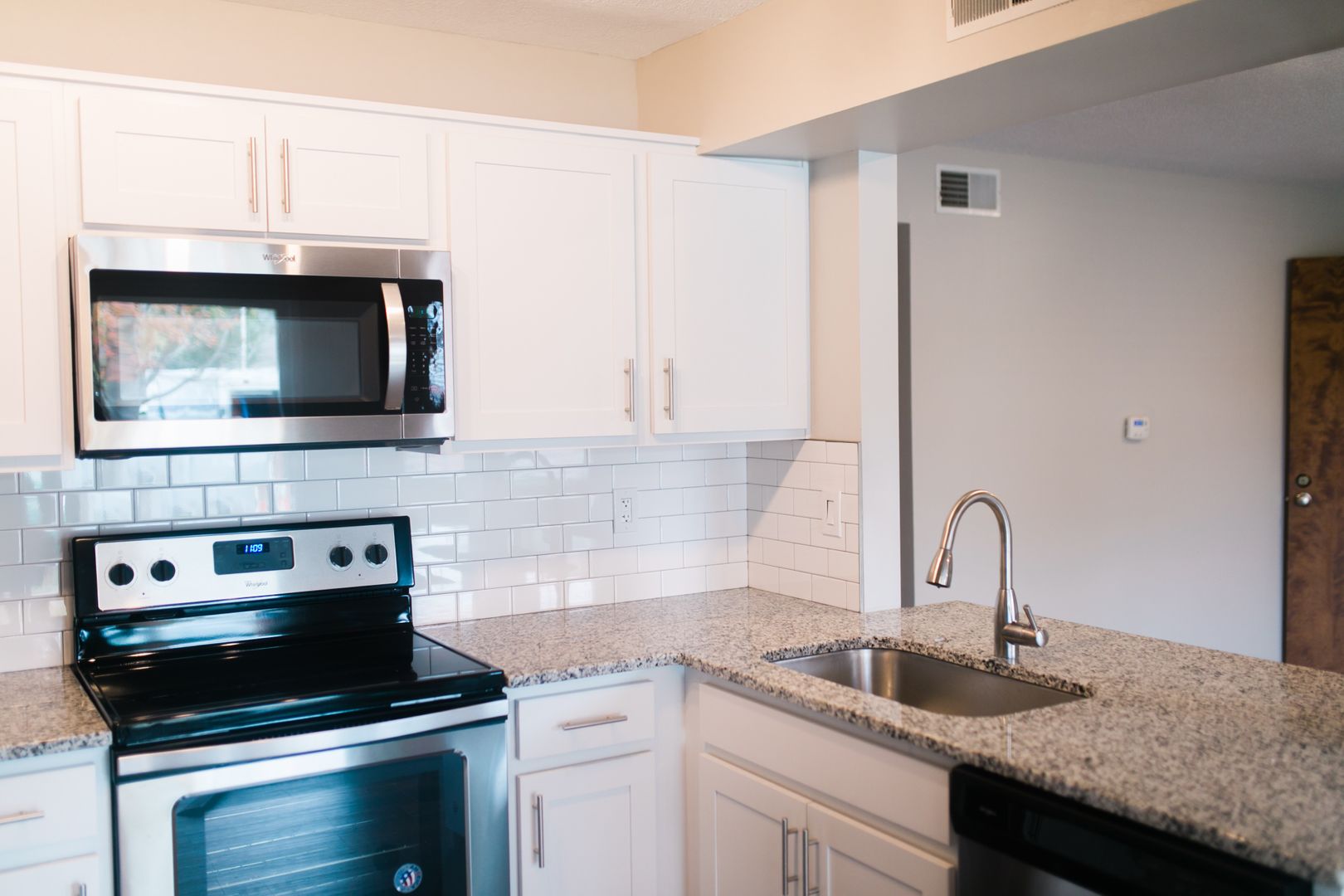 Columbia Apartment: 2901, 2905, 2911, 2917 Rollins Rd