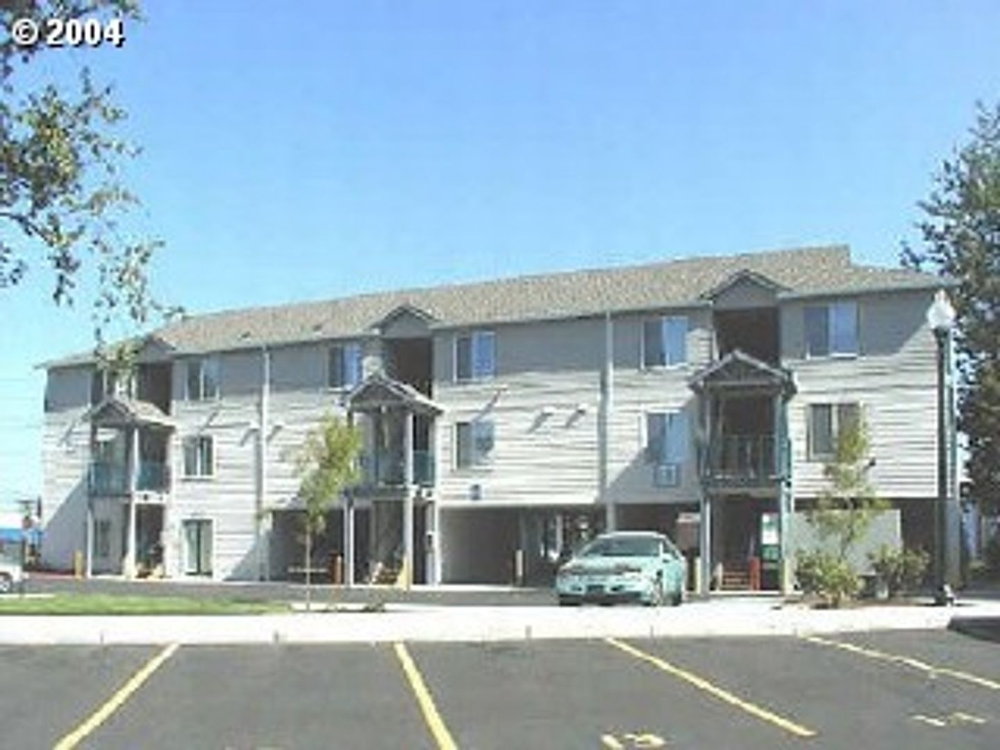 Portland Apartment: 768 SE 193rd Ave