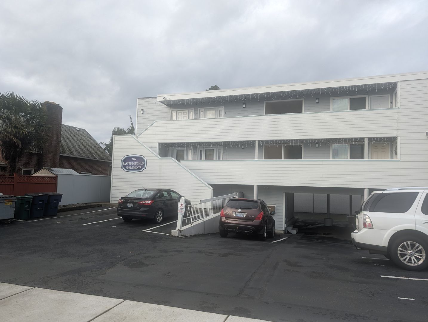 Vancouver Apartment: 716 E McLoughlin Blvd