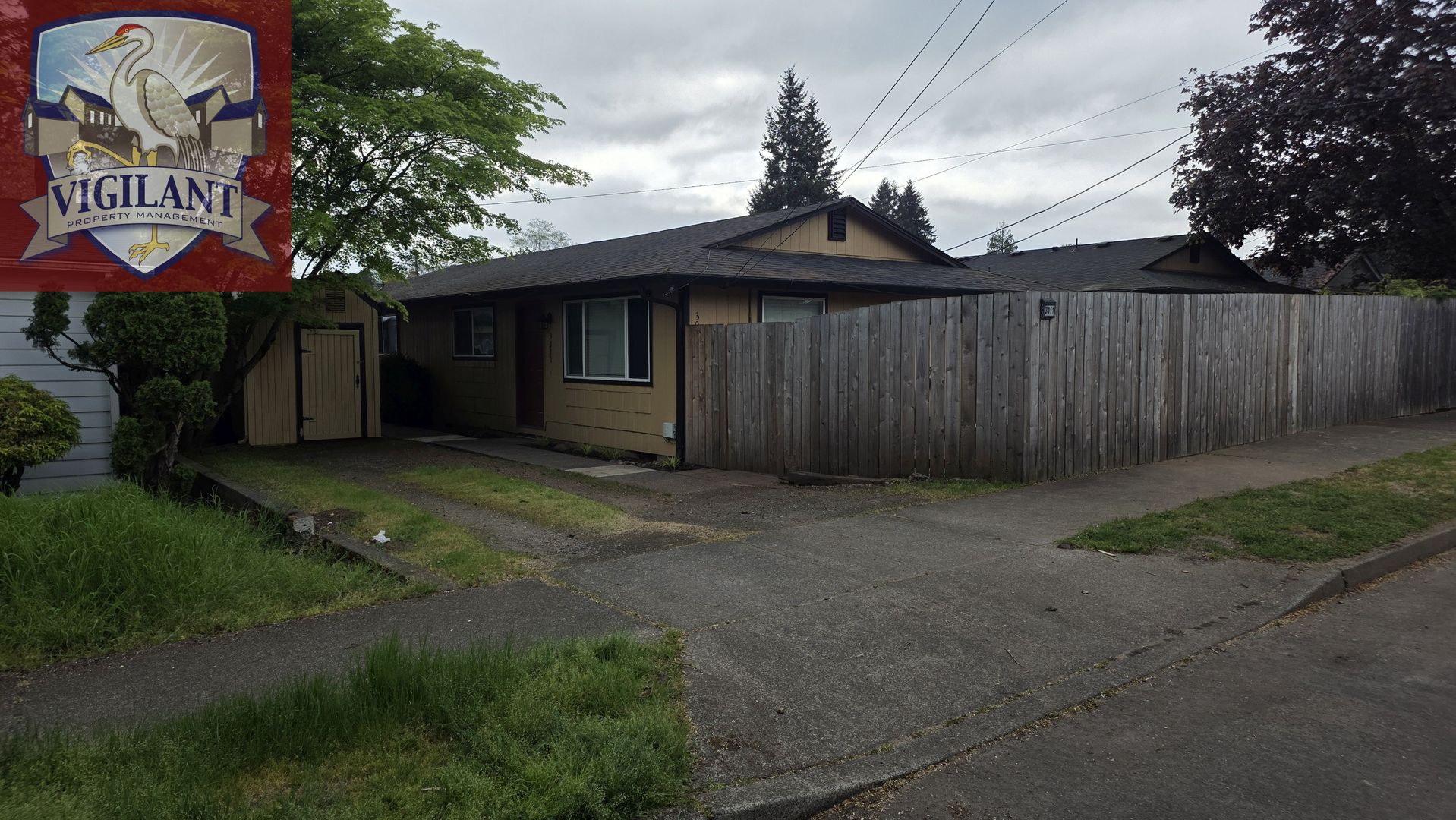 Vancouver Apartment: 3011 Fairmount Ave