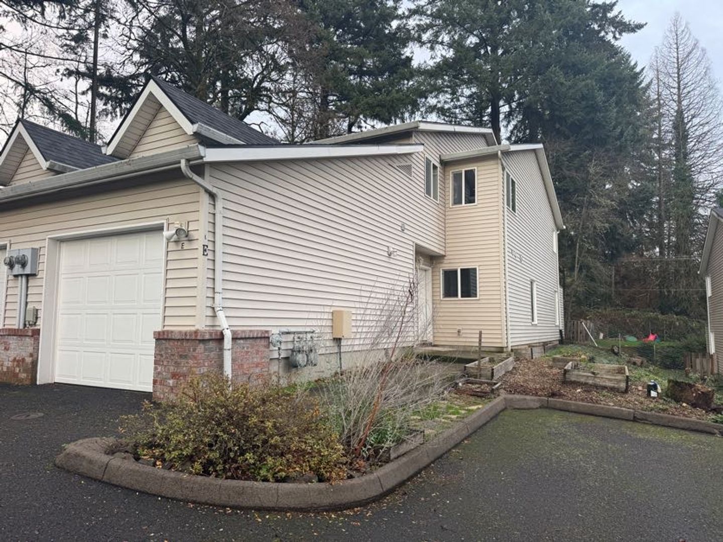 Vancouver House: 10000 - E SE French Rd