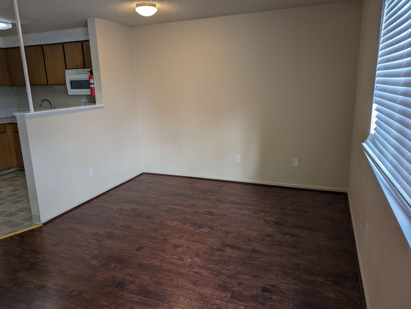 Vancouver Apartment: 716 E McLoughlin Blvd