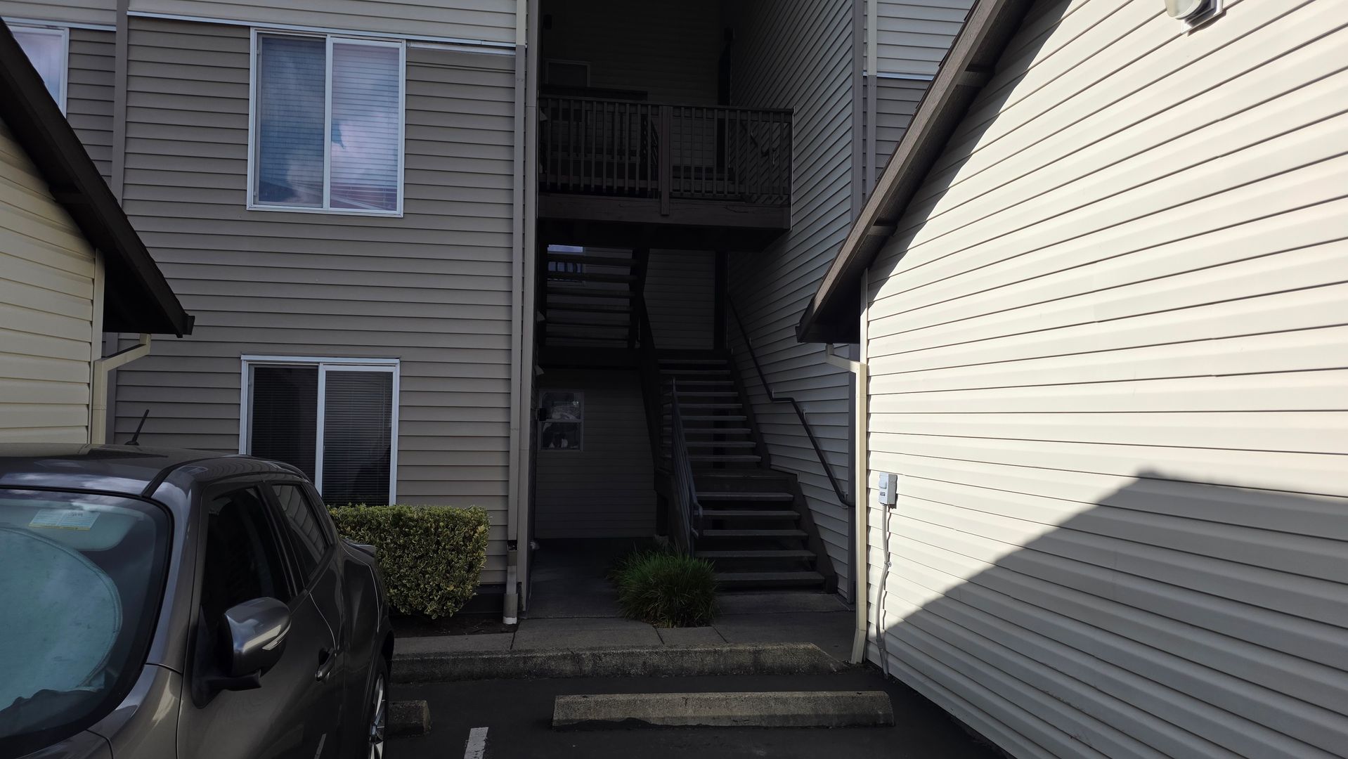 Vancouver House: 5264 NE 121st Ave