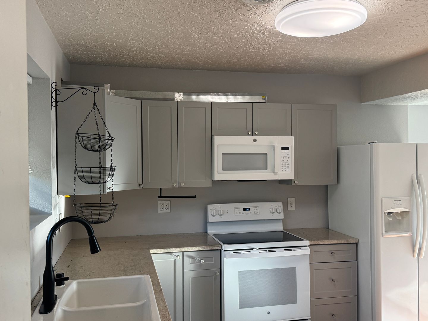 Vancouver Apartment: 3309 NE 42nd pl