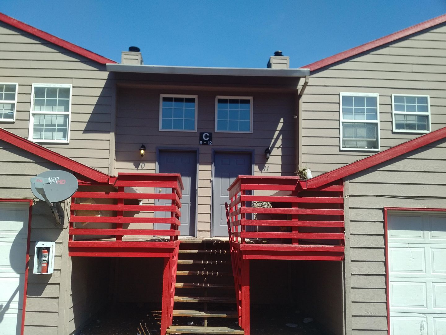 Portland Apartment: 19202, 19210, 19214, 19216 E Burnside St