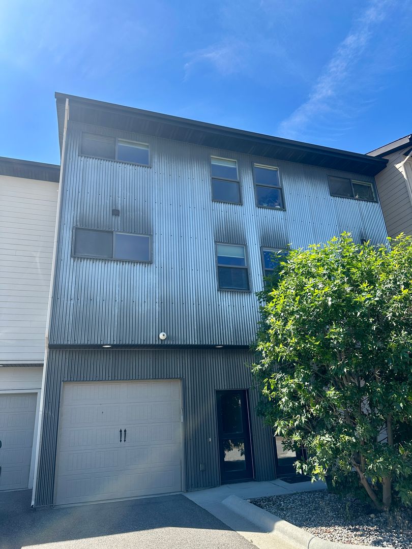 Bozeman Apartment: 3237 and 3269 N. 27th Ave