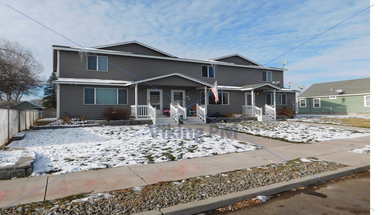 Prineville Apartment: 923-947 NW Claypool ST