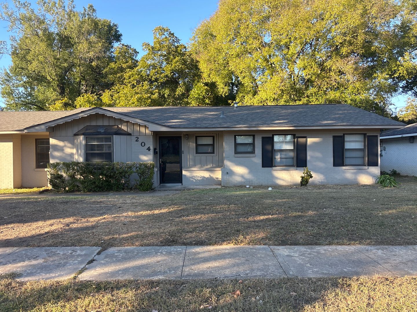 Tyler House: 204 Ridgecrest