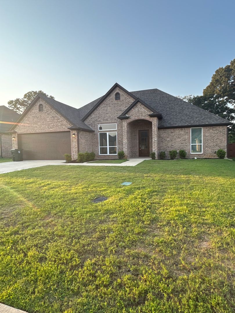 Tyler House: 11754 Jayden