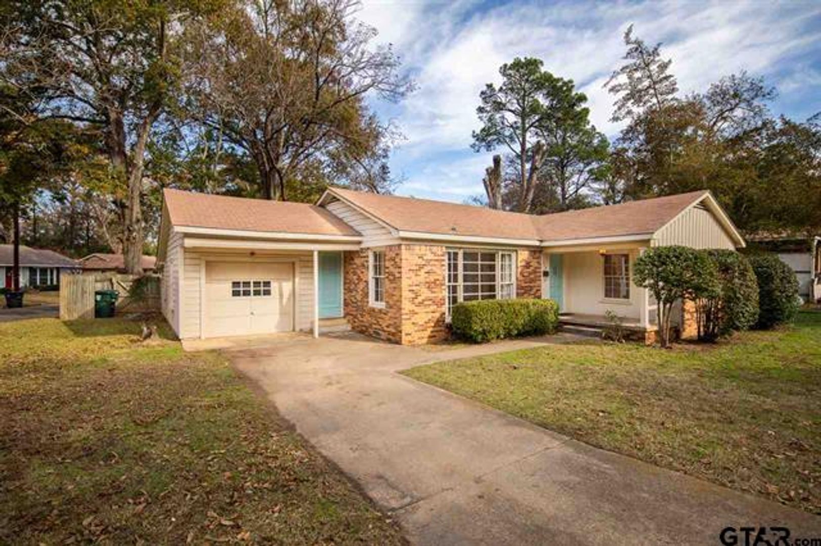 Tyler House: 1213 Camellia