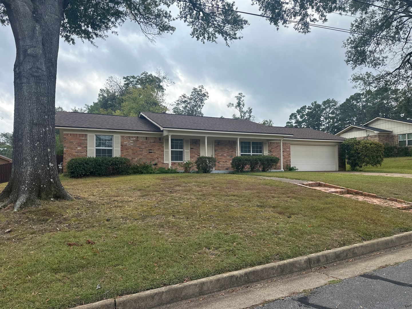 Tyler House: 2213 Suanne