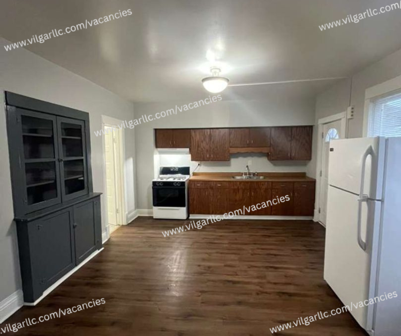 East Chicago Apartment: 4932 Reading Ave