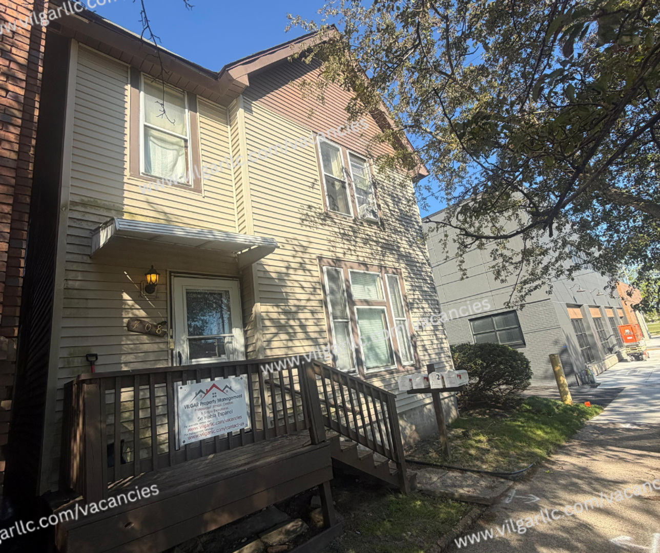 La Porte Apartment: 708 Perry St.