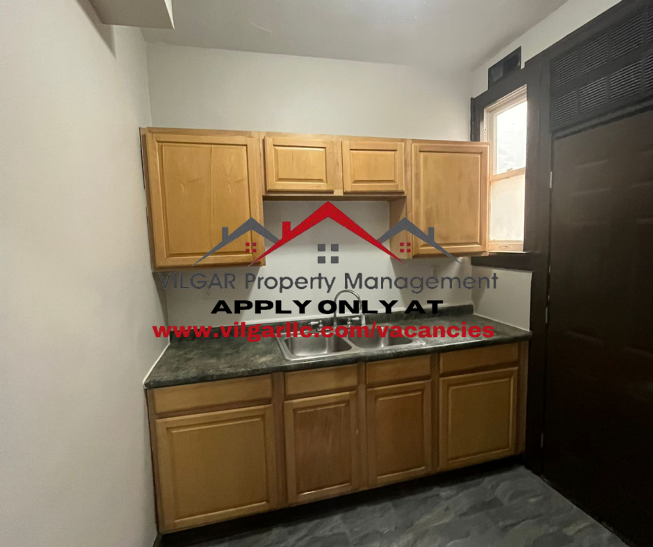 East Chicago Apartment: 917-919 W 145th