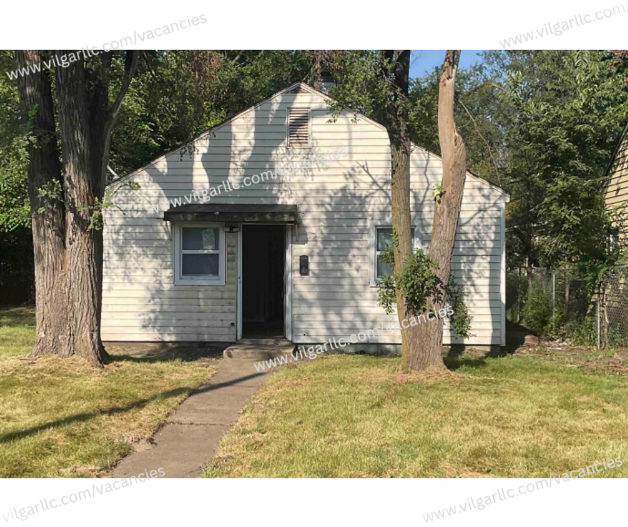 Gary House: 260 Van Buren St