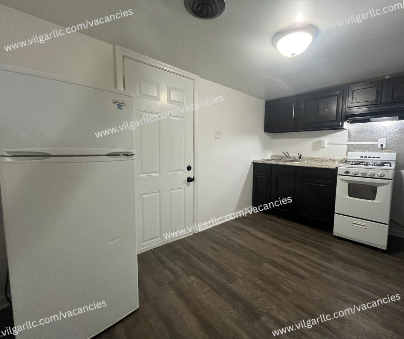 Gary Apartment: 1945 W 15th Ave