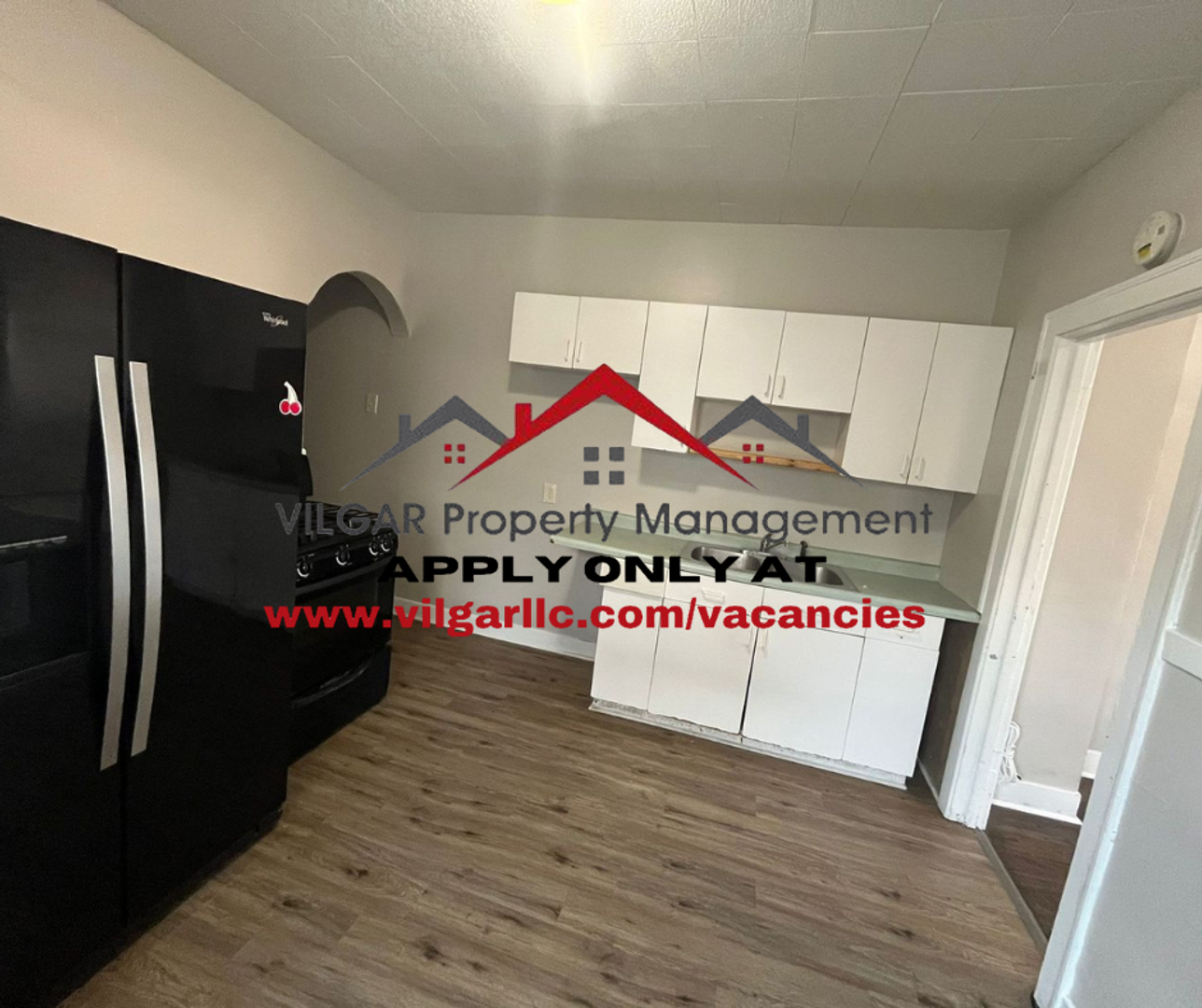 Hammond Apartment: 856 - 858 Wilcox St.