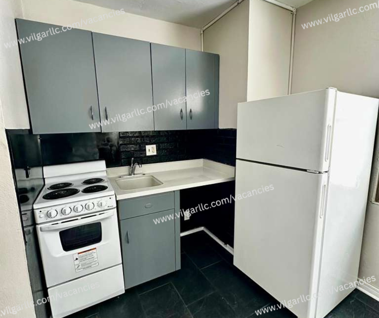 La Porte Apartment: 1520 Monroe St,