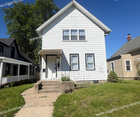 Spacious, 2 Large Bedrooms • 1 Bathroom top floor unit.