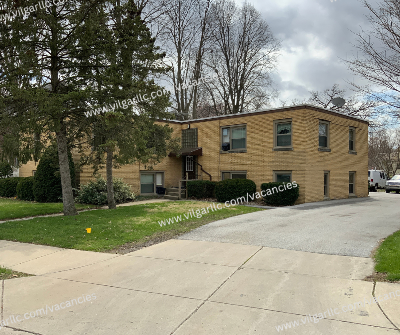 La Porte Apartment: 1520 Monroe St,