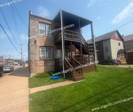 2 bedroom, 1 bath, unit — Freshly updated and ready to move in!