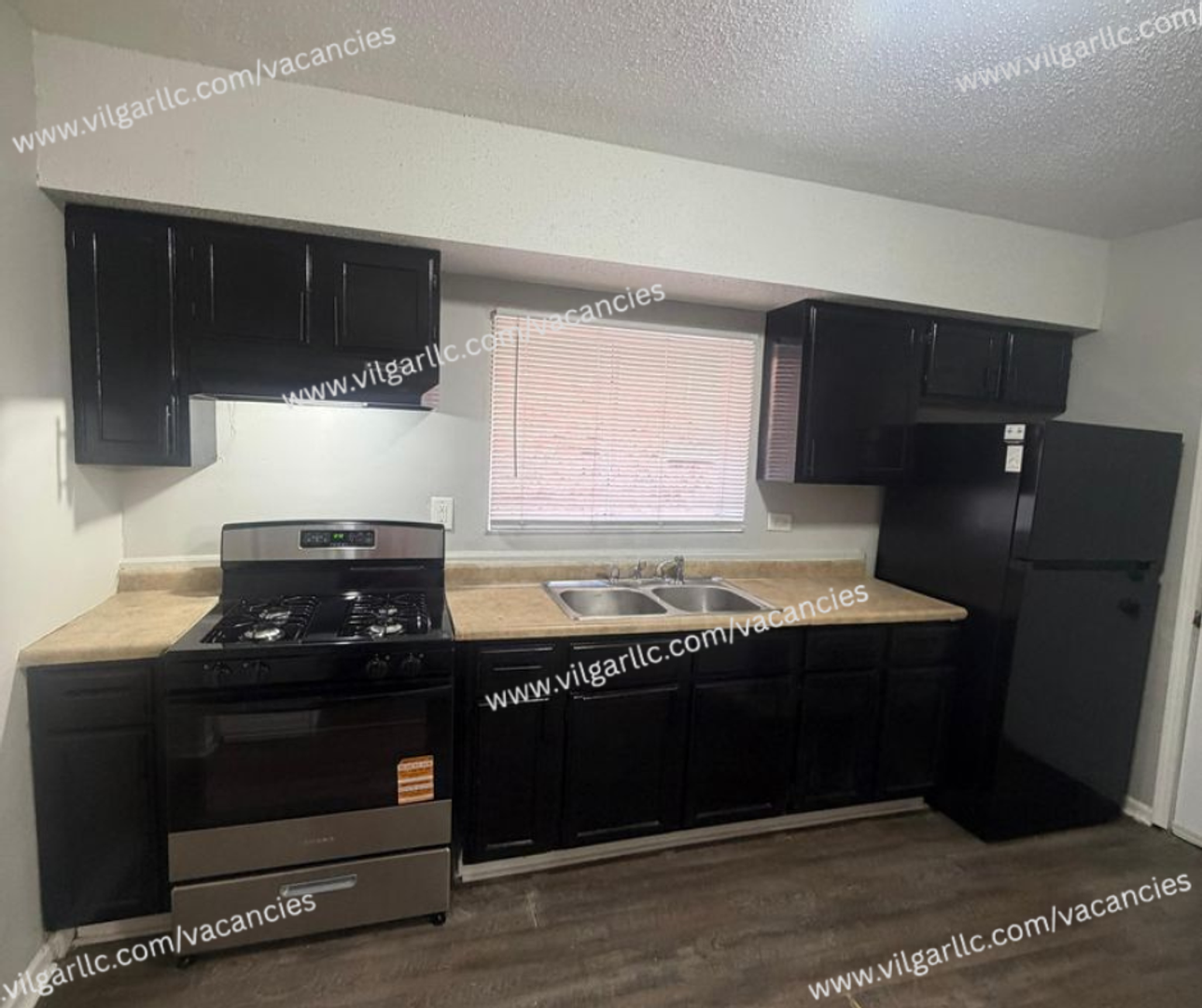 East Chicago Apartment: 5006 Magoun