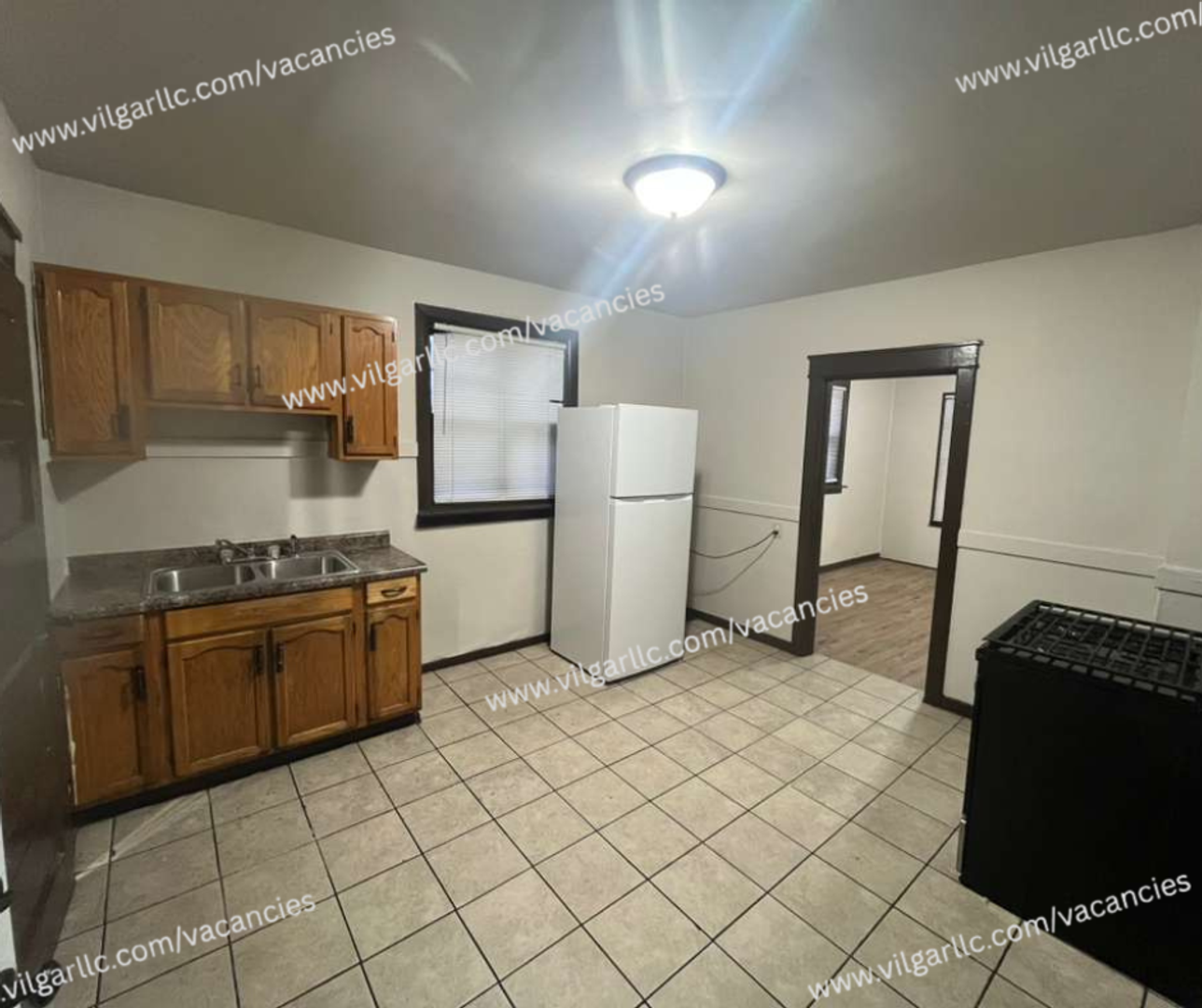 East Chicago Apartment: 4023 Fir St.