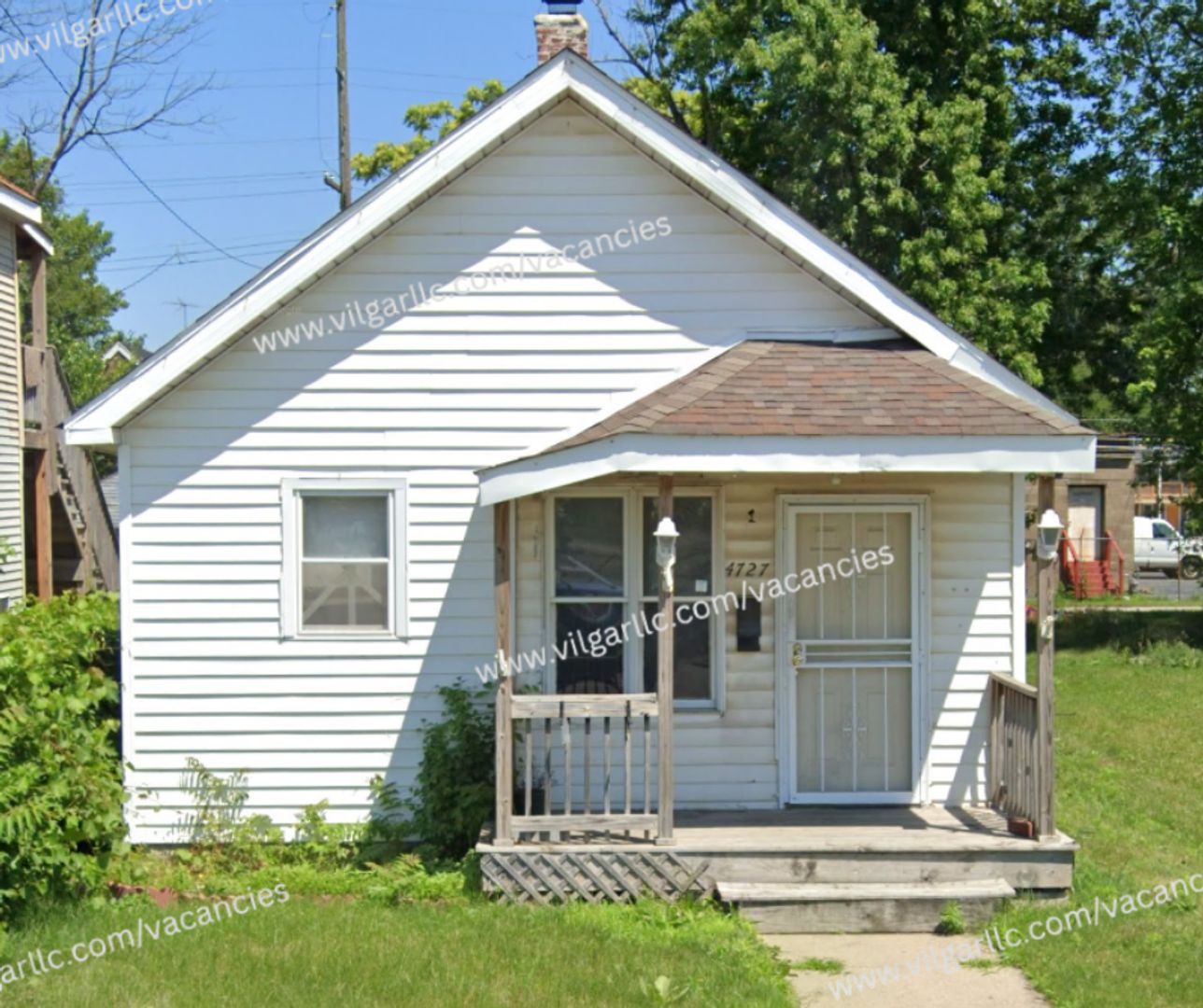 Hammond House: 4727 Sheffield Ave.