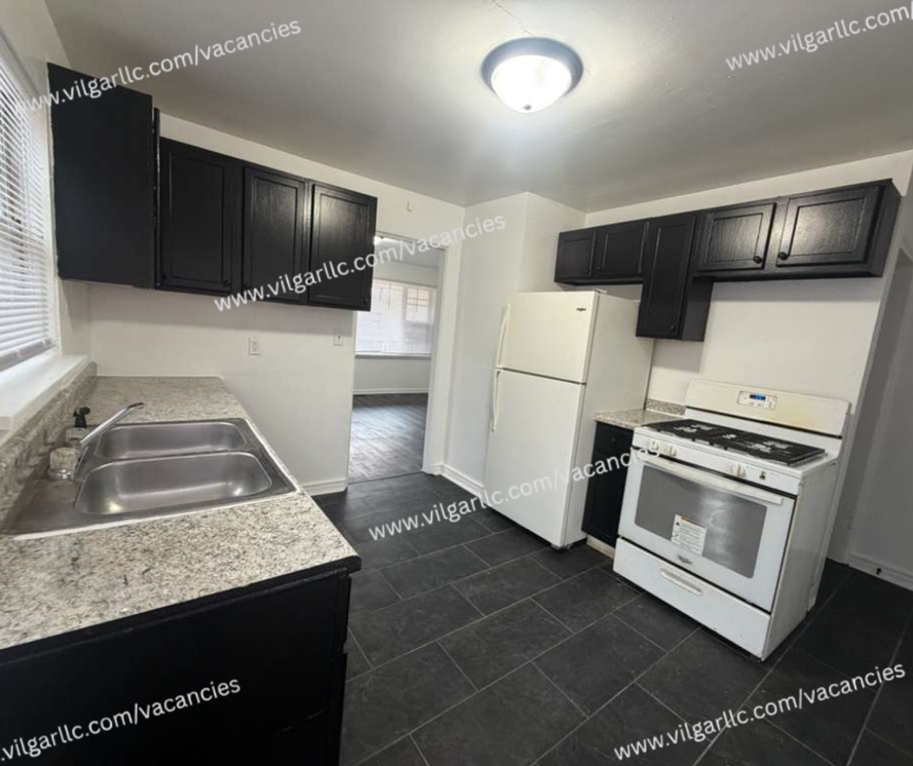 Gary House: 1240 E 36th Ave