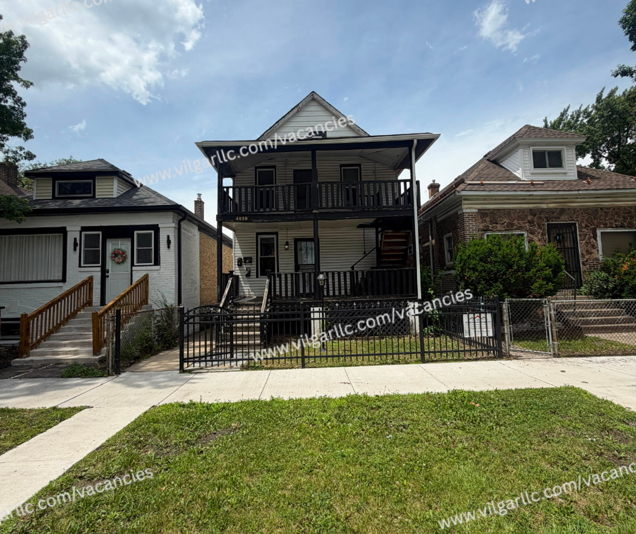 East Chicago Apartment: 4828 Melville Ave