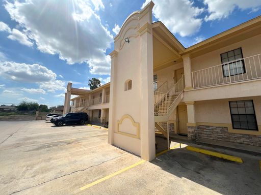 Hidden Gem 1BR – Remodeled, Secure & Steps from the Park!