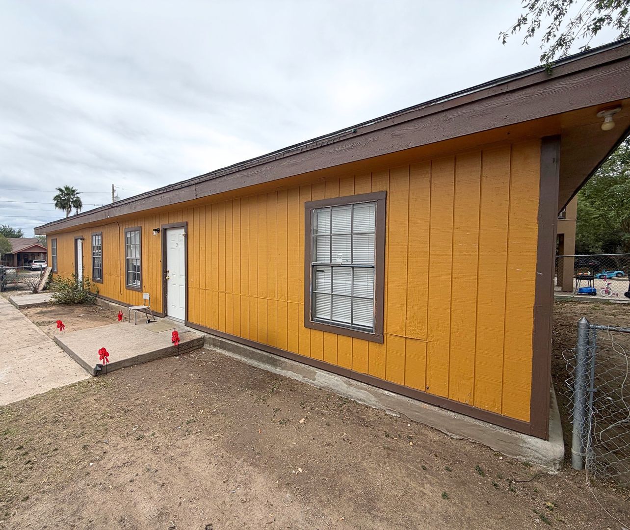 Laredo Multiplex: 1918 N Smith Ave