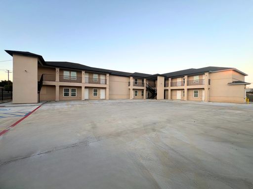 Welcome to Lyon's Cape Apartments — 1BR Modern Comfort & Everyday Convenience
